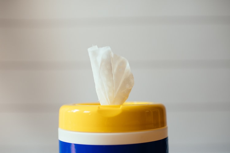 disinfect-your-car-sanitary-wipes
